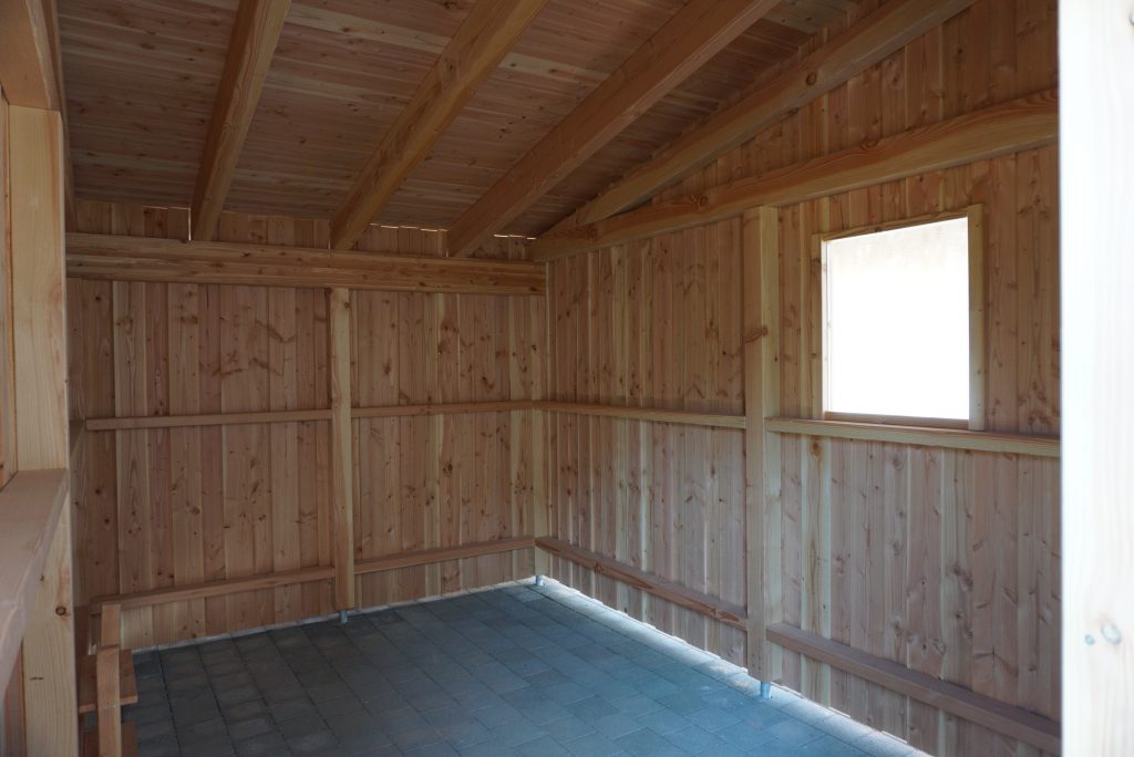 Carport mit anliegendem Schopf