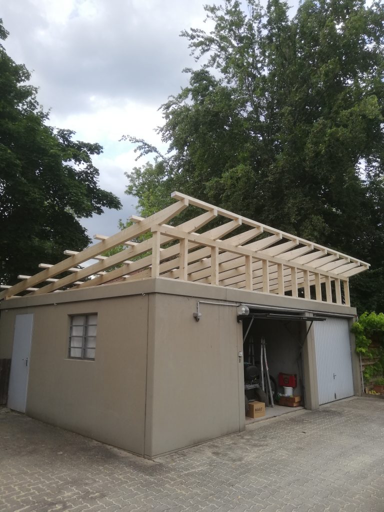 Pultdach auf einer Doppelgarage