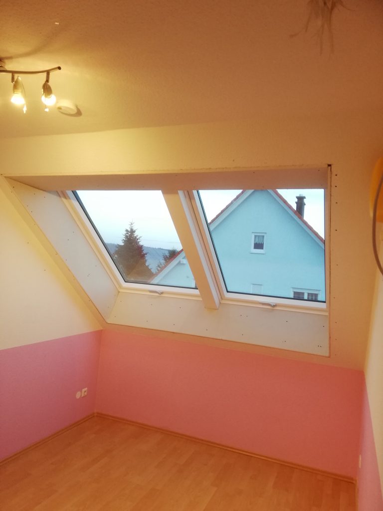 Einbau von zwei Velux Dachfenstern nebeneinander